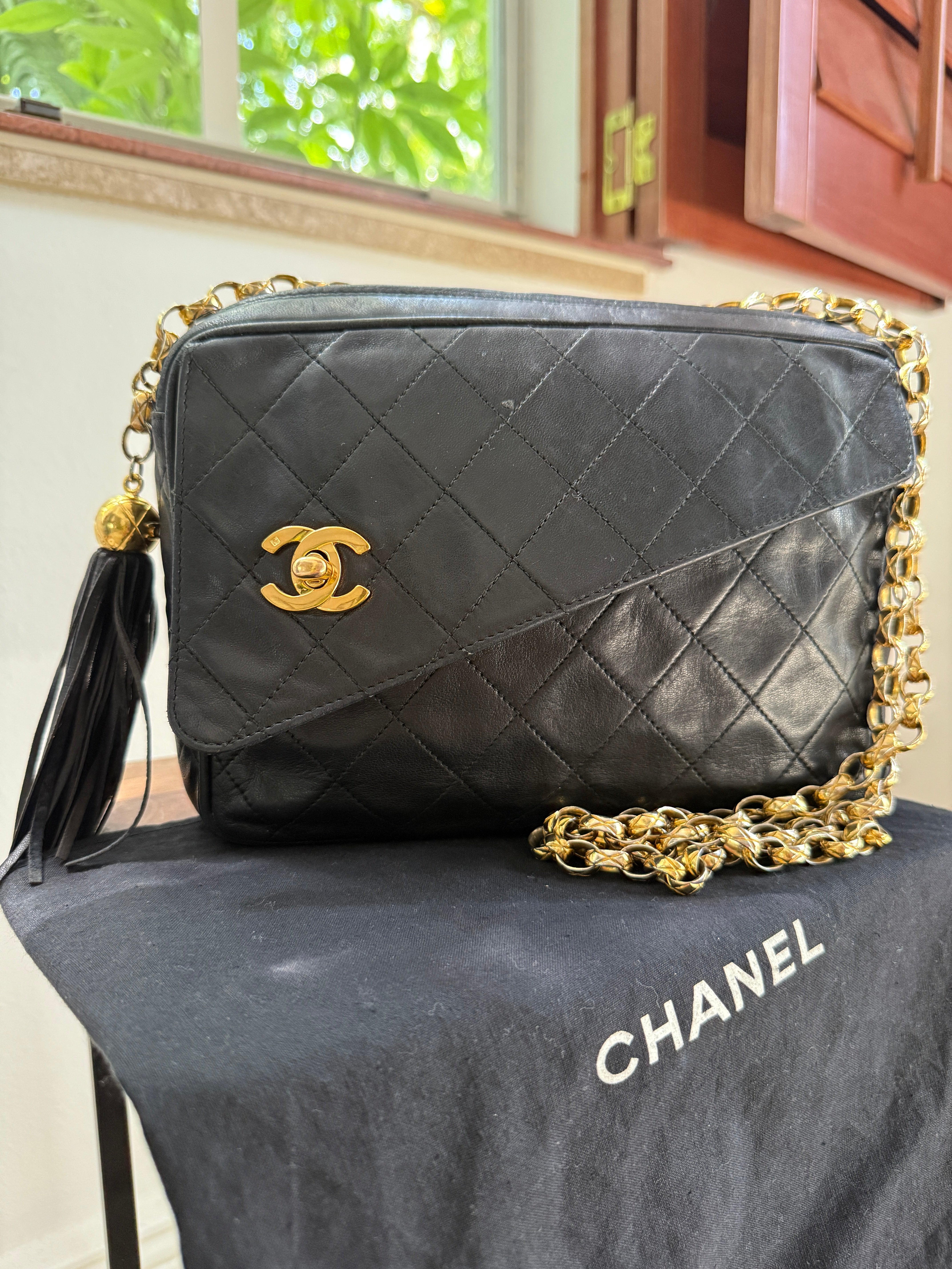 1990s-Chanel-Vintage-Black-