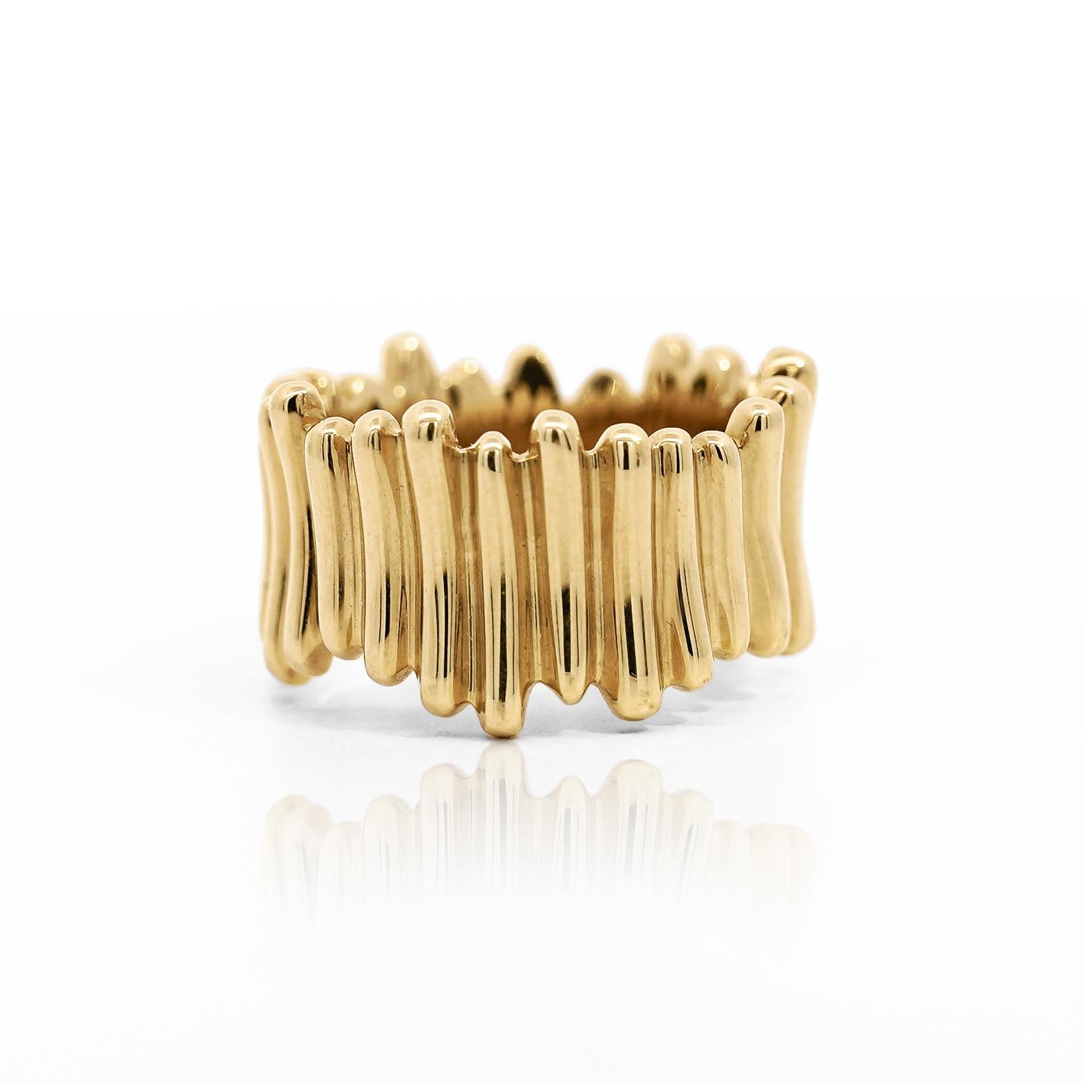 Tiffany & Co. 18K Gold Ribbed Band Ring Circa 2002 Tiffany 18k 