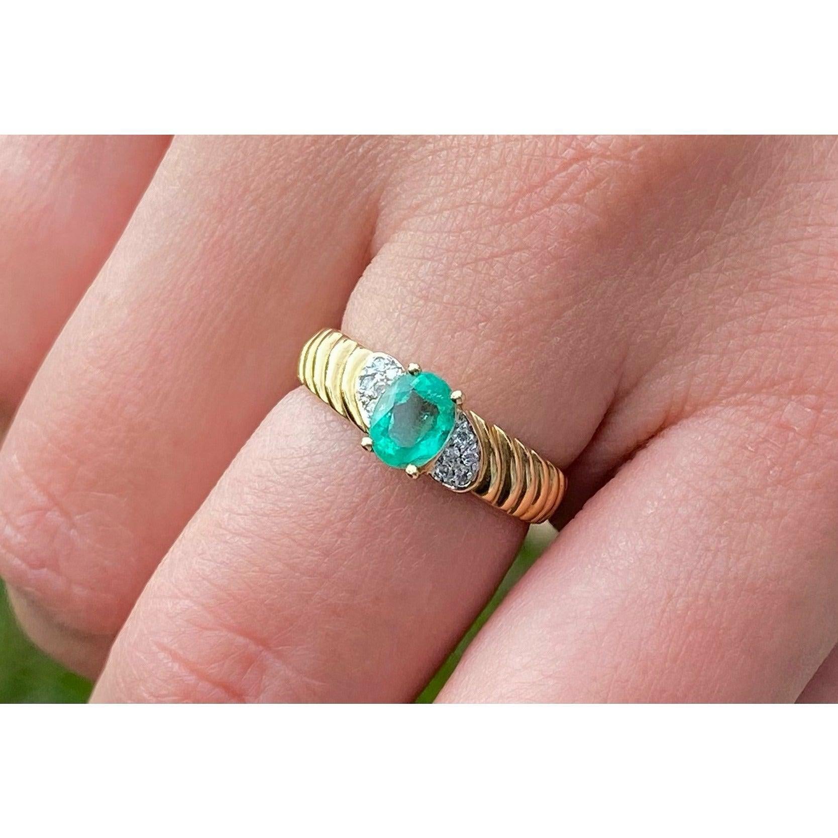 0.40 Carat Emerald Set in 14k Gold Ribbed Ring - ASSAY