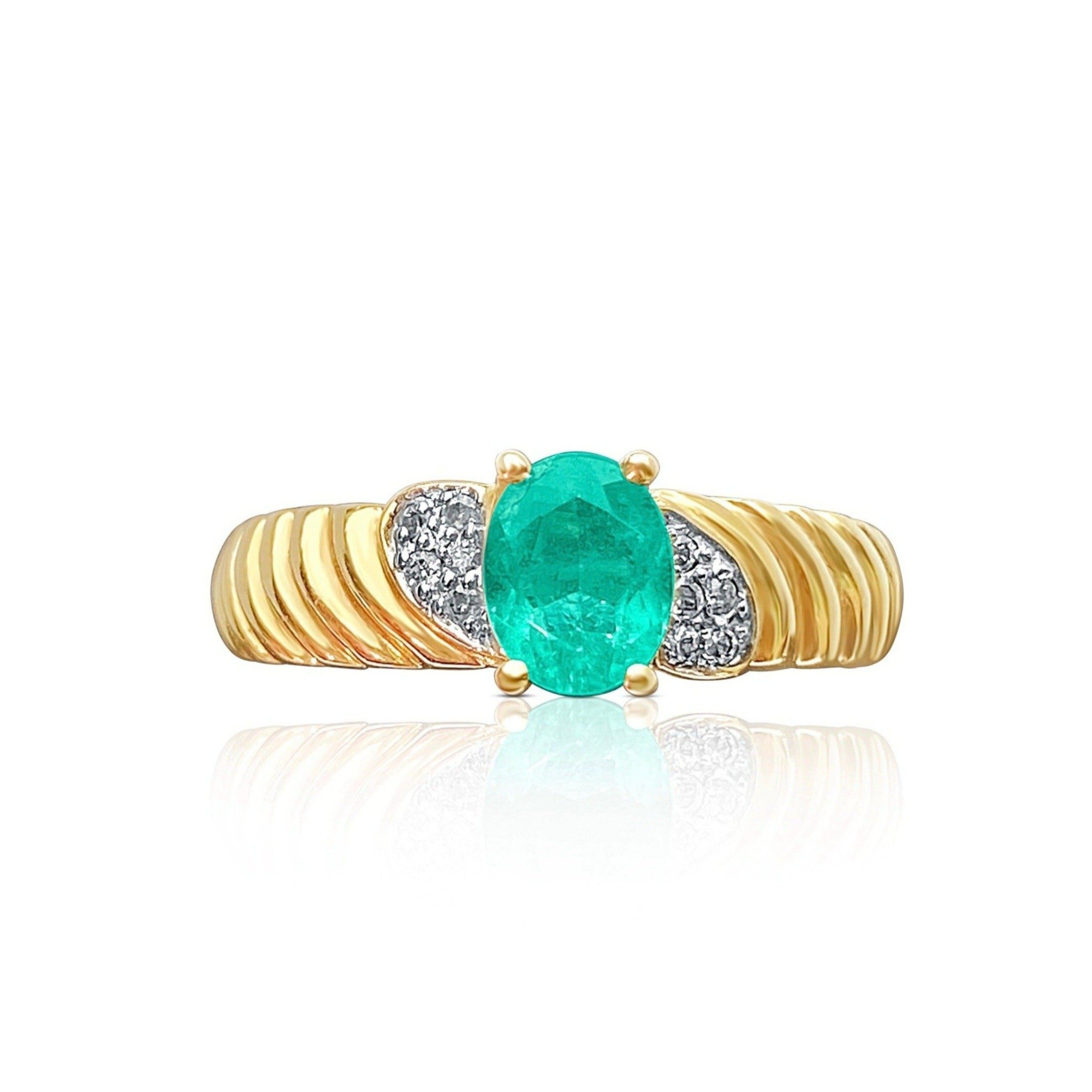 0.40 Carat Emerald Set in 14k Gold Ribbed Ring - ASSAY