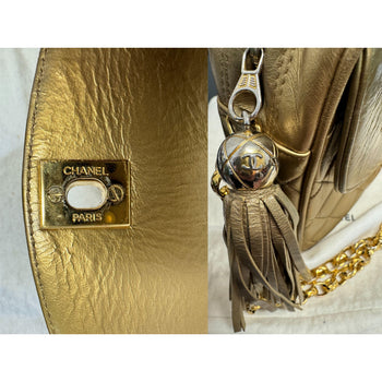 Sac appareil photo à pompon Chanel Bijoux des années 1990 – Assay Jewelers