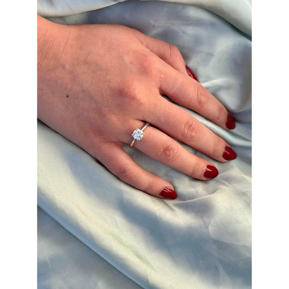 Bague de fiançailles solitaire avec diamant de laboratoire 1.02 carat E/VS1