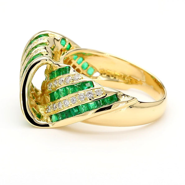 1.55 Carat Emerald & Diamond in 18K Gold Bow Dome Design Band Ring