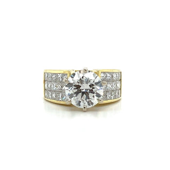 Bague en diamant de laboratoire taille ronde de 2,7 carats avec cluster de diamants taille princesse – Assay Jewelers