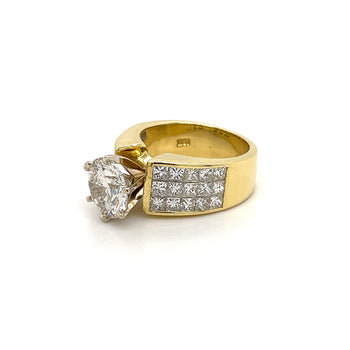 Bague en diamant de laboratoire rond de 2,7 carats avec cluster de diamants taille princesse – Assay Jewelers