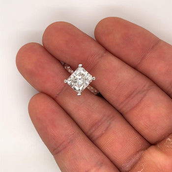 Bague en or blanc 18K avec diamant de laboratoire taille radiant de 2,82 carats, certifiée IGI – Assay Jewelers
