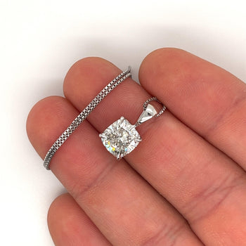 Pendentif solitaire en diamant de laboratoire de 3 carats, taille Coussin, en 14K – Assay Jewelers
