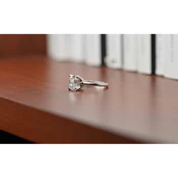 Bague en diamant de laboratoire taille Coussin allongée, 3 carats, G, VS2, certifiée IGI – Assay Jewelers
