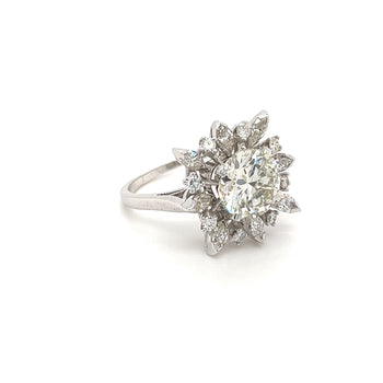 Bague en diamant de laboratoire taille ronde, 3.01 carat, avec halo de diamants taille marquise – Assay Jewelers