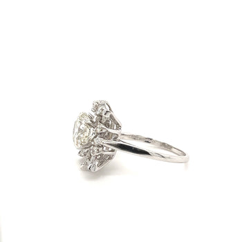 Bague en diamant de laboratoire de 3,01 carats, taille ronde, avec halo de diamants taille marquise – Assay Jewelers