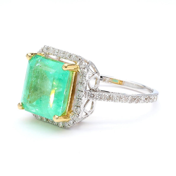 3.90 Carat Emerald & Diamond Halo Pavé Shank 18K White Gold Ring