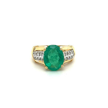 Bague en or jaune 18K avec émeraude naturelle taille ovale de 4,14 carats et diamants – Assay Jewelers
