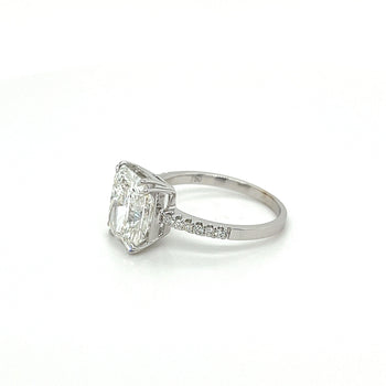 Bague en diamant cultivé en laboratoire taille radiant allongée de 4,15 carats | Certifié IGI, G/VS1 – Assay Jewelers