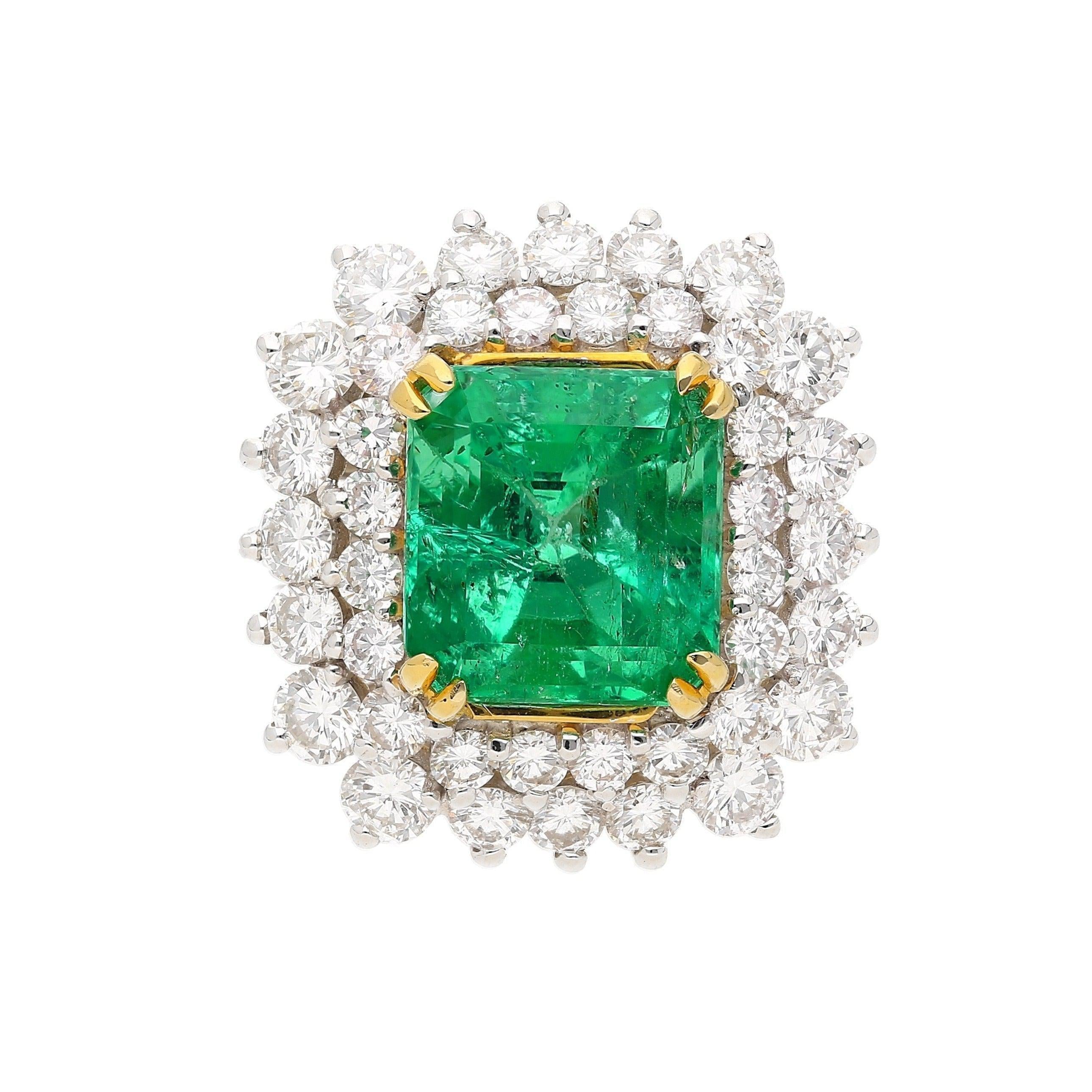 4.30 carat natural Colombian Emerald in Diamond cluster ring - ASSAY