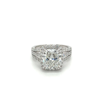 Diamant de laboratoire 4,44 carats F/VVS2 taille Coussin dans une Bague halo diamant à 3 rangs à corps fendu – Assay Jewelers
