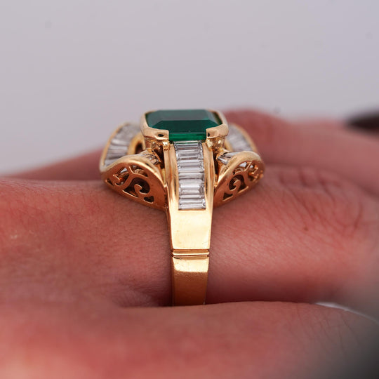 7.35 Carat Emerald & Baguette Diamond Ballerina 18K Gold Cocktail Ring