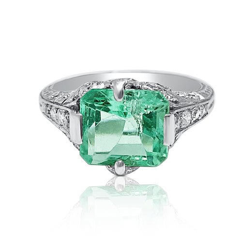 Antique Art Deco Platinum Natural Emerald Ring