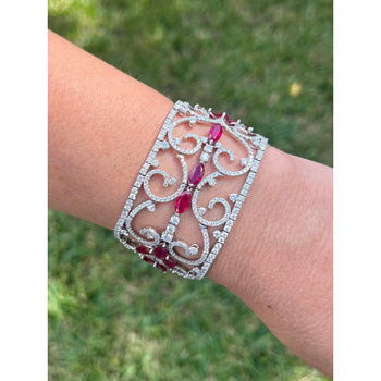 Bracelet Art déco motif floral en filigrane avec rubis 35 carats et diamants 11 carats en or blanc 18K – Assay Jewelers