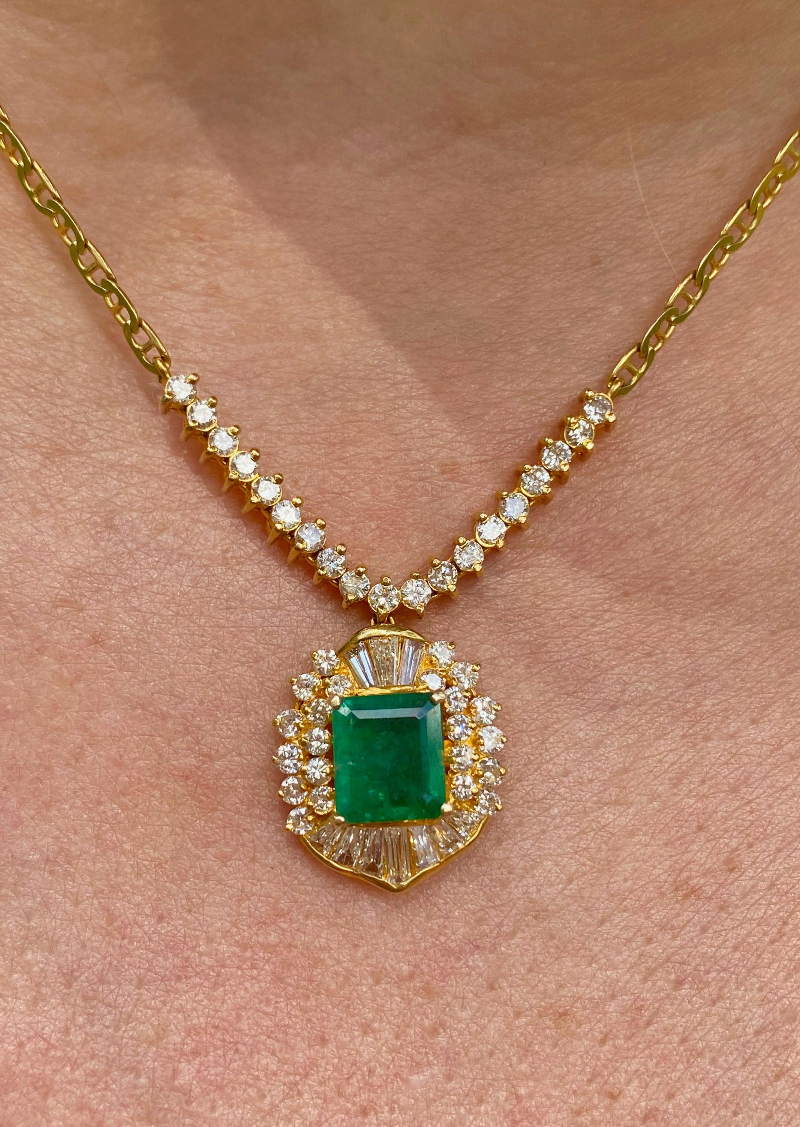 Art Deco Style Natural 1.33 Carat Emerald pendant in 18k solid gold - ASSAY