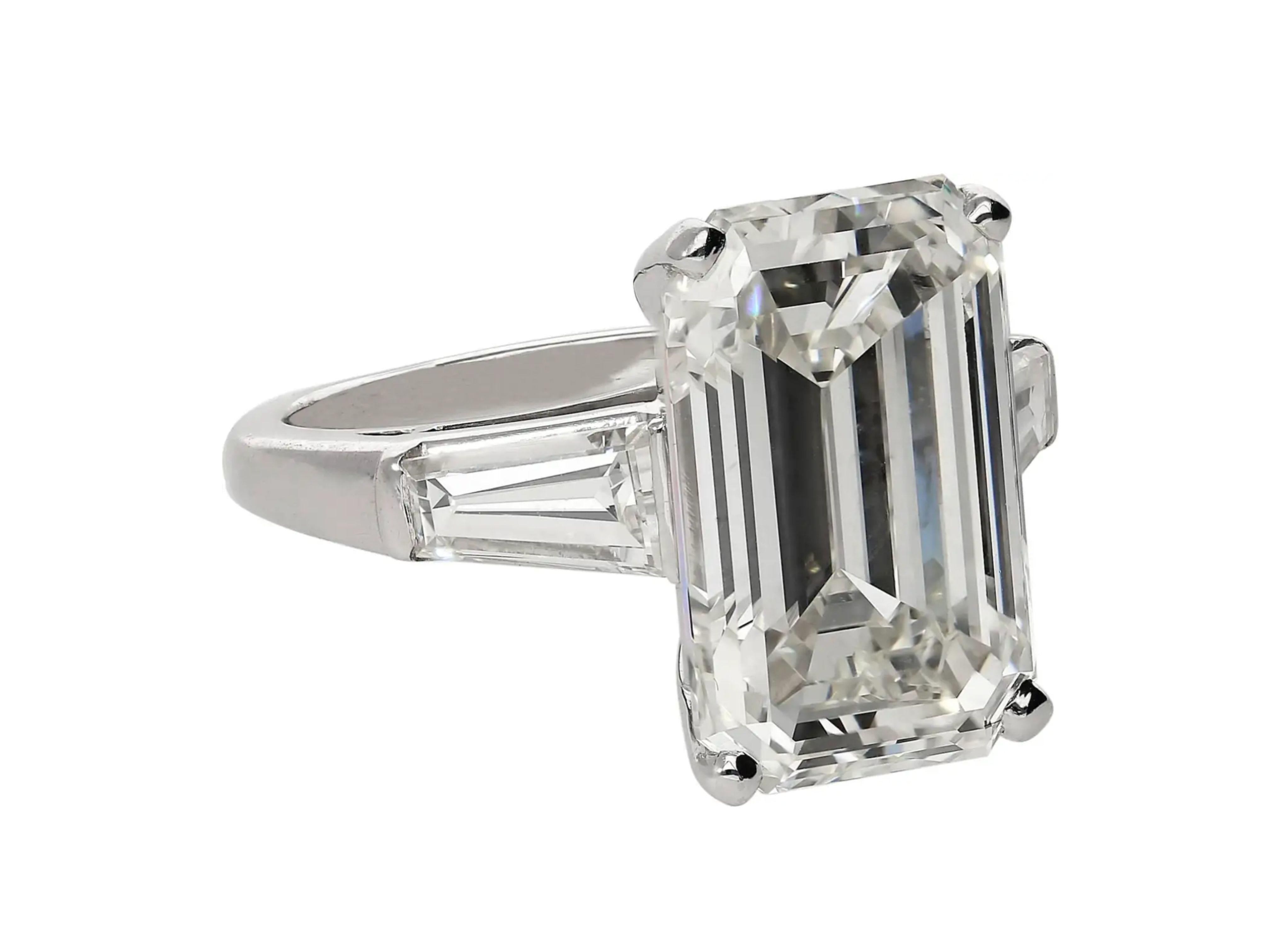 VS1 Diamond Platinum Three Stone Ring