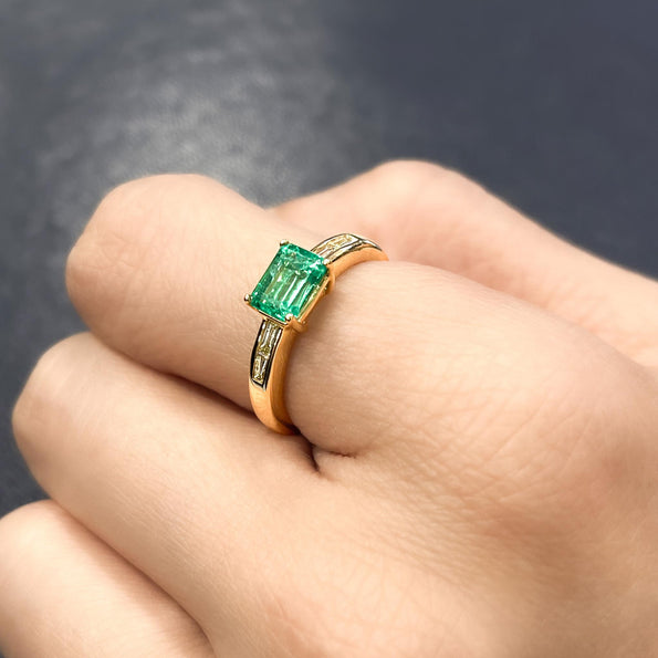 Natural 1 Carat Emerald & Baguette Diamond 18K Gold East West Ring