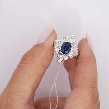 Bague florale en platine avec saphir bleu ovale naturel de 1,52 carat et diamants – Assay Jewelers