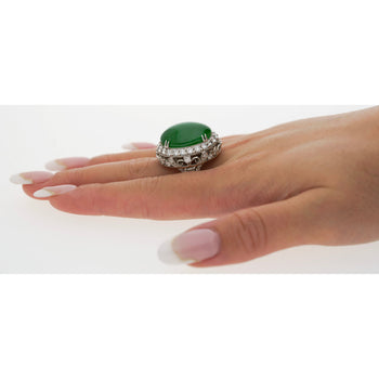 Bague Anciens en jade cabochon ovale 24 carats et diamants ronds, motif floral – Assay Jewelers