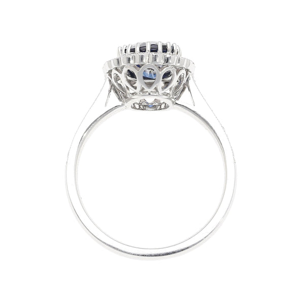 Bague Anciens ovale en saphir bleu de 2,38 carats, sans chauffe, avec diamants et finition milgrain