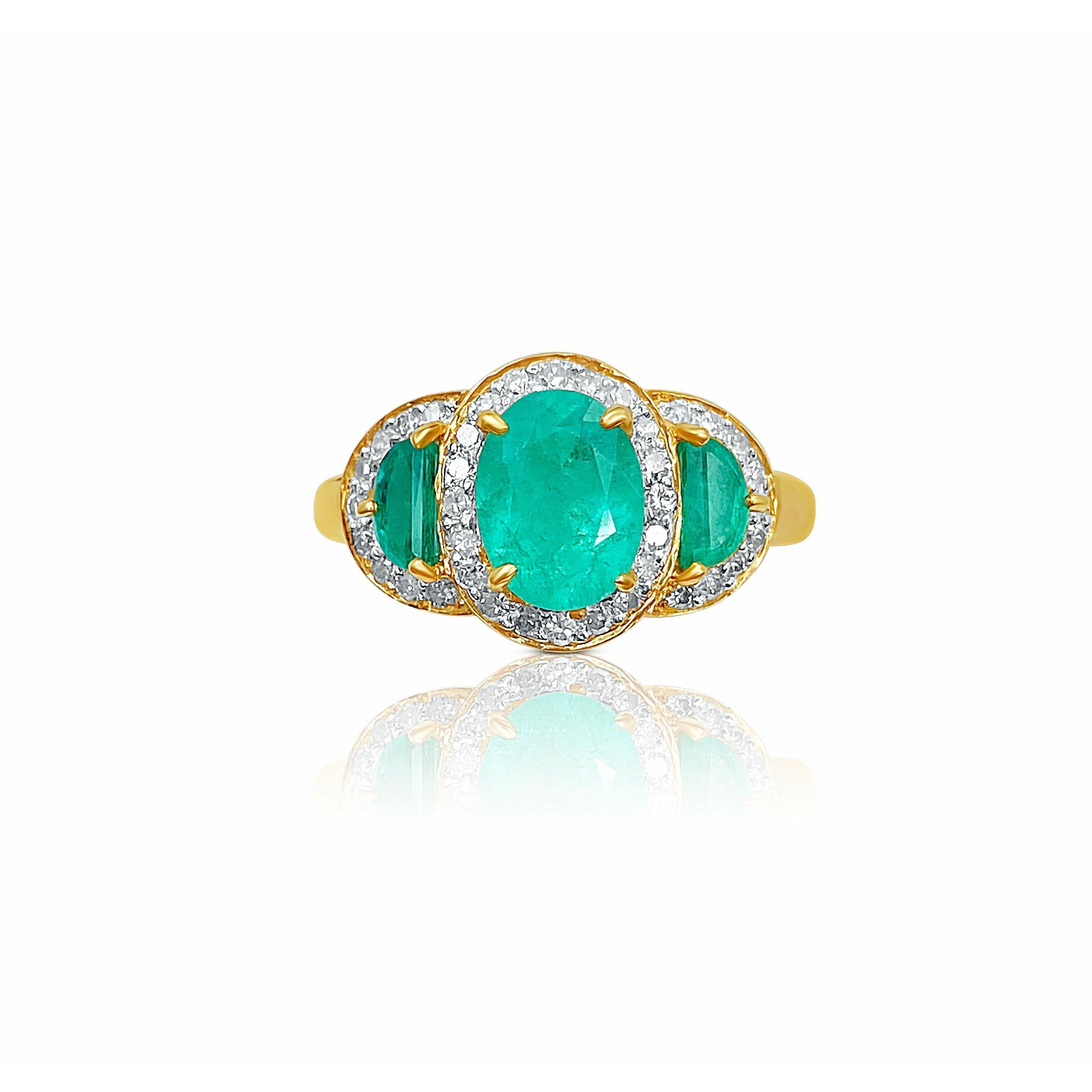 Vintage 3 stone oval cut Colombian Emerald Ring in 18k Yellow Gold - ASSAY