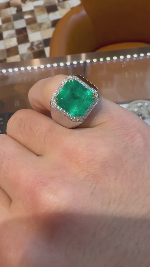 8.23 Carat Colombian Emerald & Diamond 18K Gold Mens Ring | GRS Certified